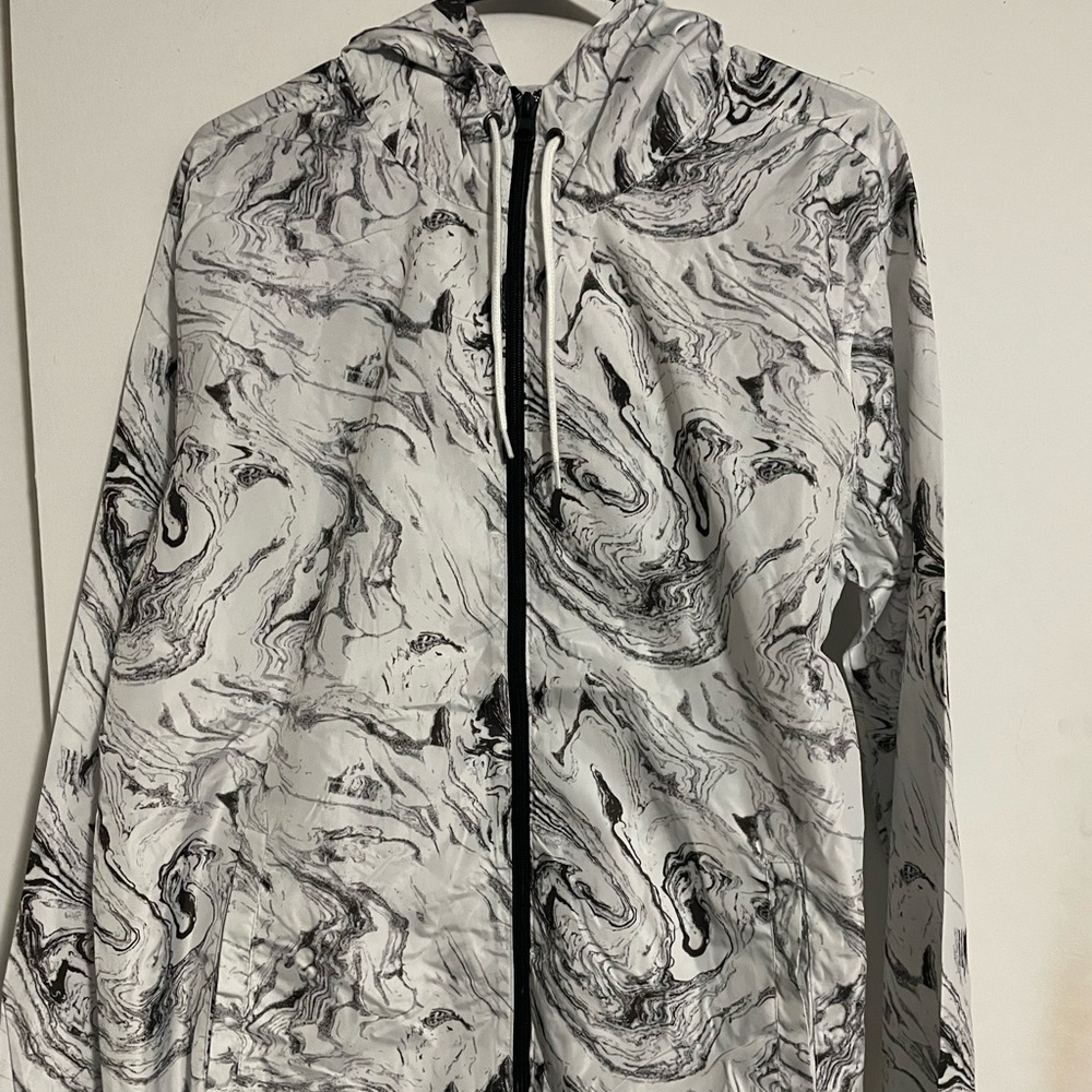 Men’s Beautiful Giant light weight jacket 🔥